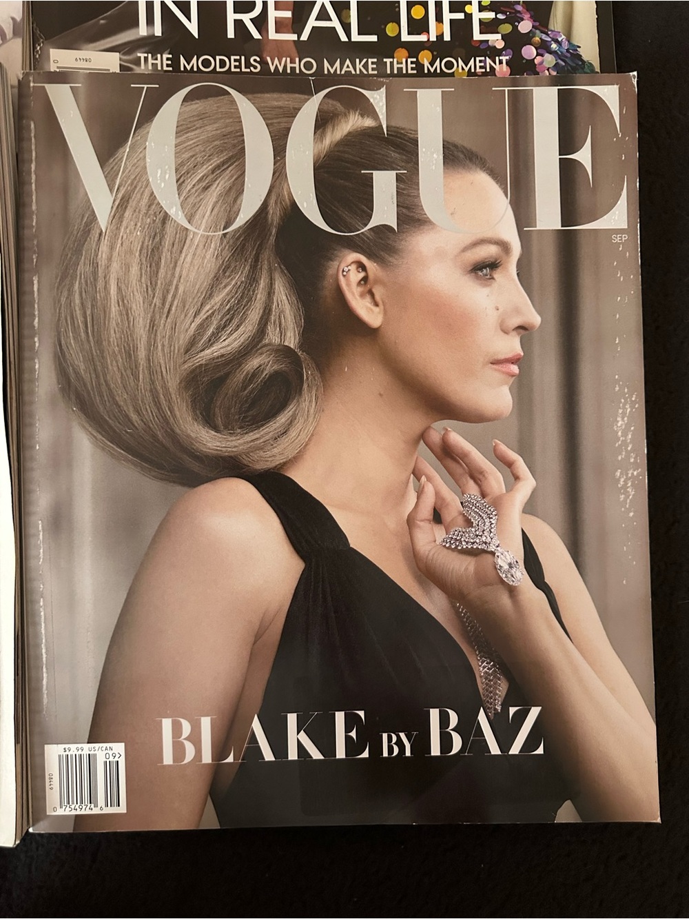 VOGUE SEPTEMBER ISSUE | 7 Magazine September VOGUE Collection - Picture 2 of 9